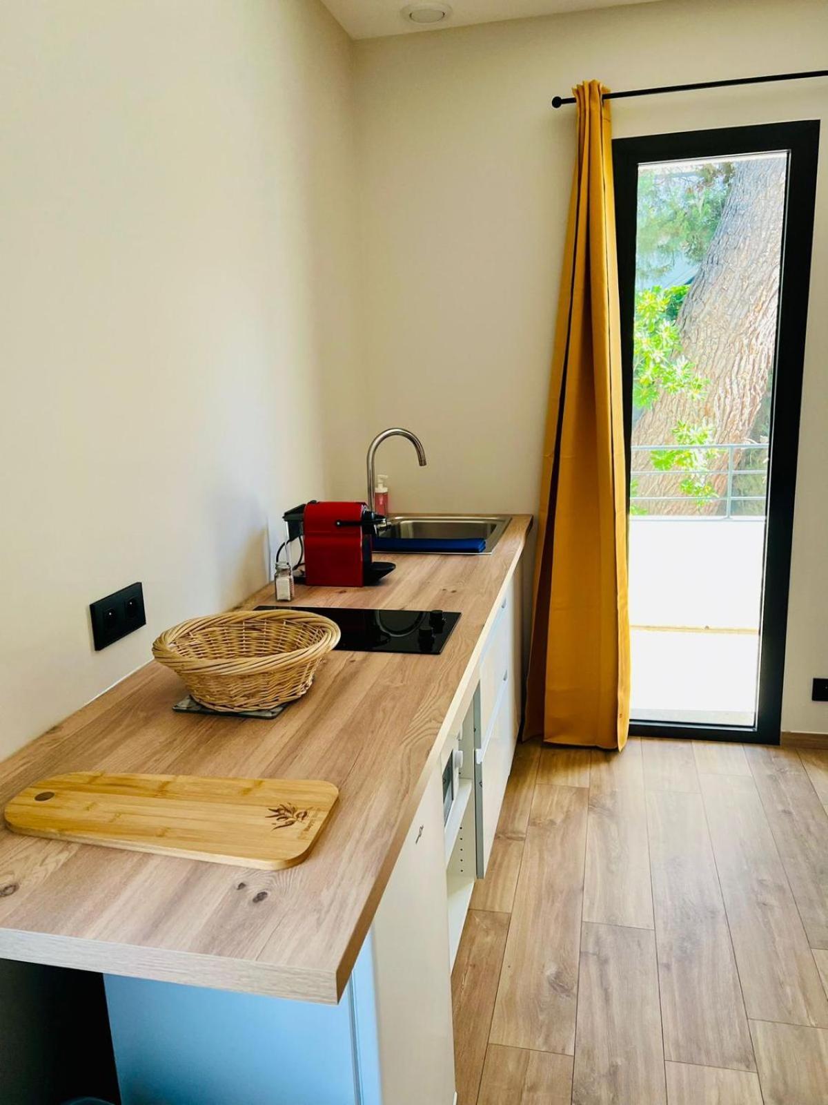 Zina Appartement Cassis Buitenkant foto